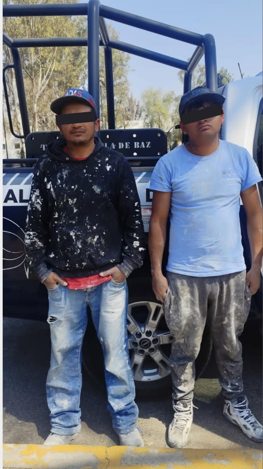 Detienen a dos hombres en Tlalnepantla por circular en motocicleta con reporte de robo