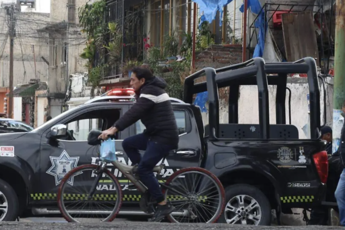 Cuerpo con signos de violencia es abandonado en Naucalpan