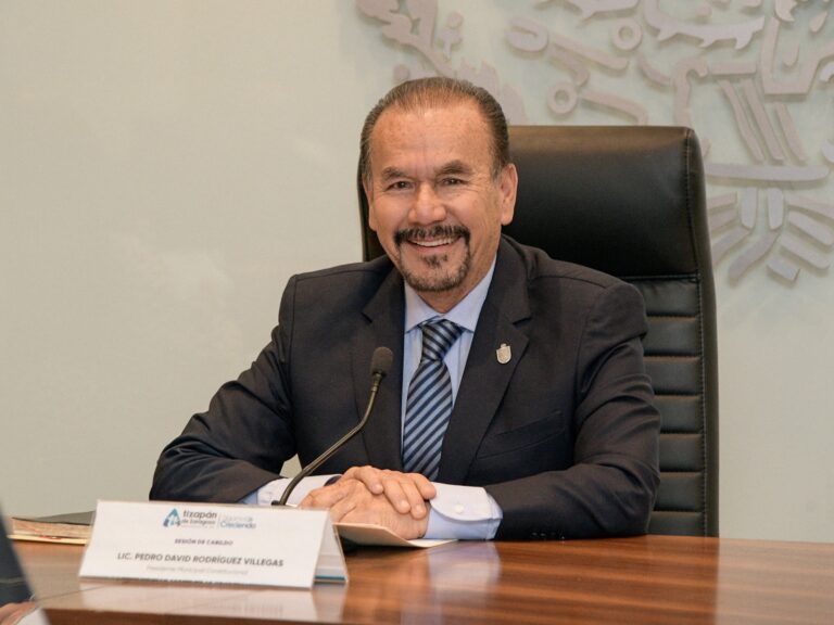 Atizapán aprueba programa de becas 2025-2027; beneficiará a más de 17 mil estudiantes