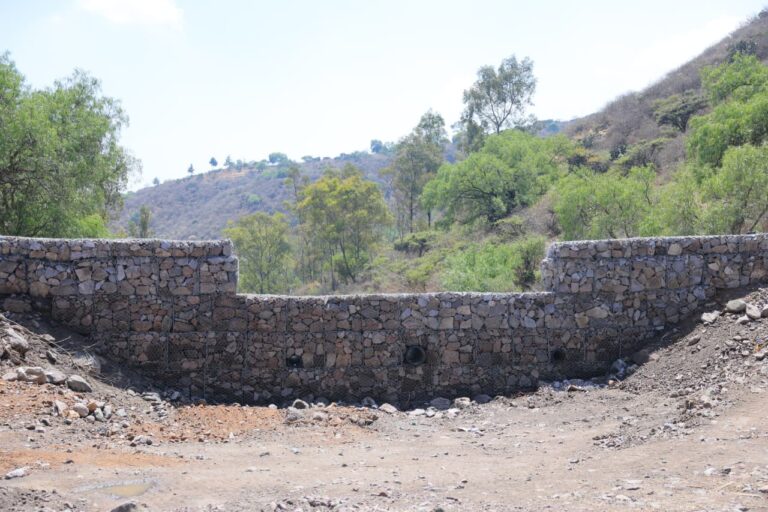 Ecatepec reconstruye presa en Sierra de Guadalupe para frenar inundaciones y proteger a vecinos