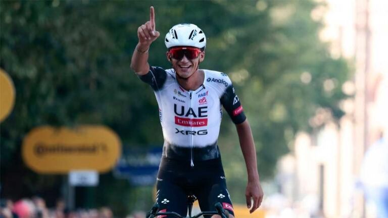 Tadej Pogacar regresa en Strade Bianche 2026 con Isaac del Toro como aliado