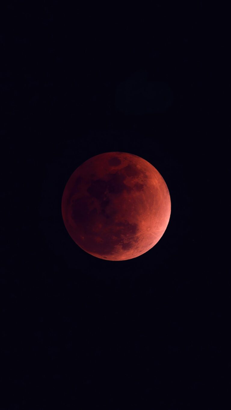 Eclipse lunar total de marzo tiñe la Luna de rojo y despierta interés científico