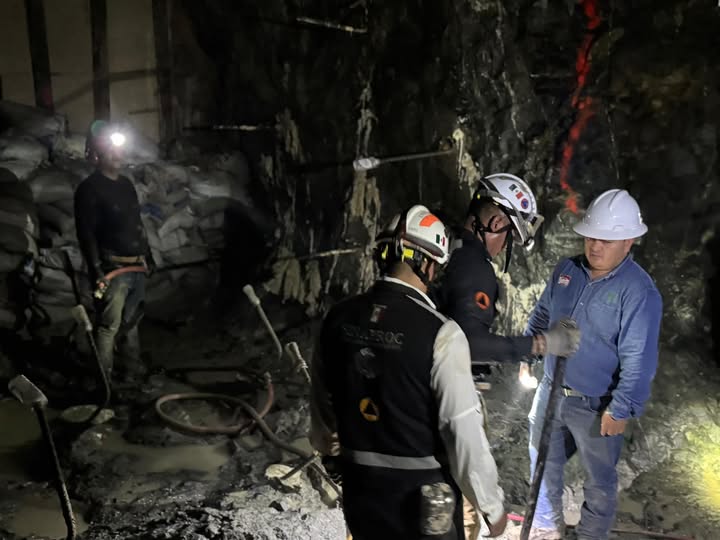 Refuerzan bombeo y comunicación en mina de Sinaloa; avanzan trabajos para localizar a tres mineros