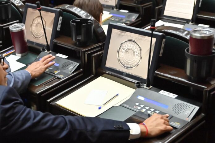 Congreso mexiquense avala apoyo psicológico a docentes y protocolos contra violencia en escuelas