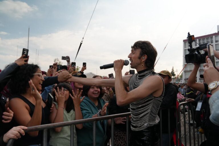 Sabino y Esteman encienden Izcalli; festival reúne a miles con música y gastronomía