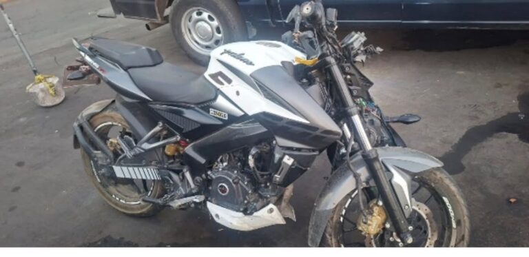 Recuperan motocicleta robada en Naucalpan; detienen a un adulto y un menor Recuperan motocicleta robada en Naucalpan; detienen a un adulto y un menor
