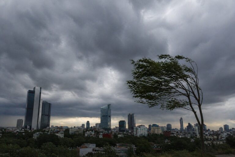 Activan Alerta Amarilla por fuertes vientos en seis alcaldías de la CDMX