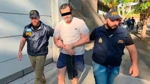 Detienen en Argentina a exmando naval mexicano por huachicol fiscal; enfrenta proceso de extradición