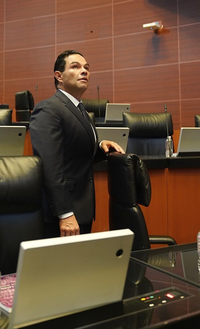 EnriaAcceso a inteligencia y vigilancia de la seguridad nacional: Senado designa a Enrique Vargas como integrante en la Comisión de Seguridad Nacionalque Vargas- Senador (5)