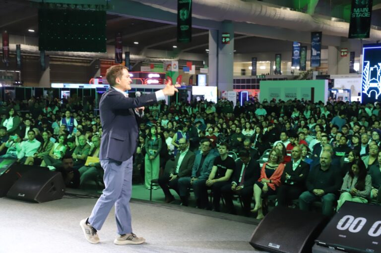 “Estamos frente a una nueva forma de gobernar basada en innovación y talento”: López Casarín