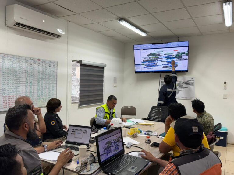 Refuerzan mina Santa Fe en Sinaloa: avanzan obras clave para rescatar a tres mineros Refuerzan mina Santa Fe en Sinaloa: avanzan obras clave para rescatar a tres mineros