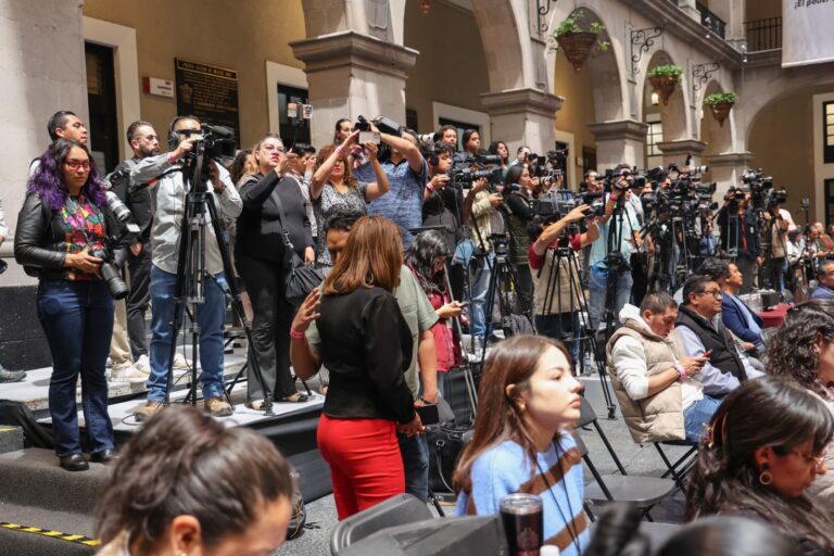 Edomex propone blindaje estructural a periodistas: iniciativa incluye salud, becas y protección integral Edomex propone blindaje estructural a periodistas: iniciativa incluye salud, becas y protección integral