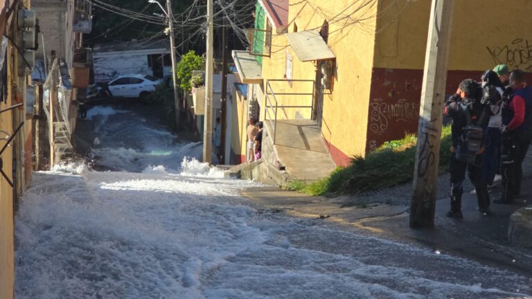 Fuga de agua en Álvaro Obregón moviliza a autoridades y activa Plan DN-III-E; controlan 90% del incidente 