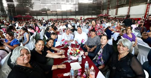 Las madres son nuestra mayor felicidad: Raciel Pérez