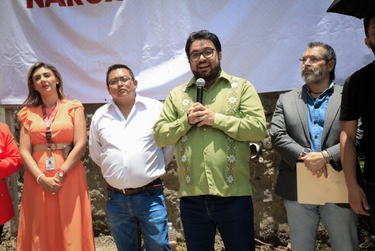 Tras casi 10 años de espera, Naucalpan construye muro que permitirá reabrir kínder en Chimalpa: Isaac Montoya Tras casi 10 años de espera, Naucalpan construye muro que permitirá reabrir kínder en Chimalpa: Isaac Montoya