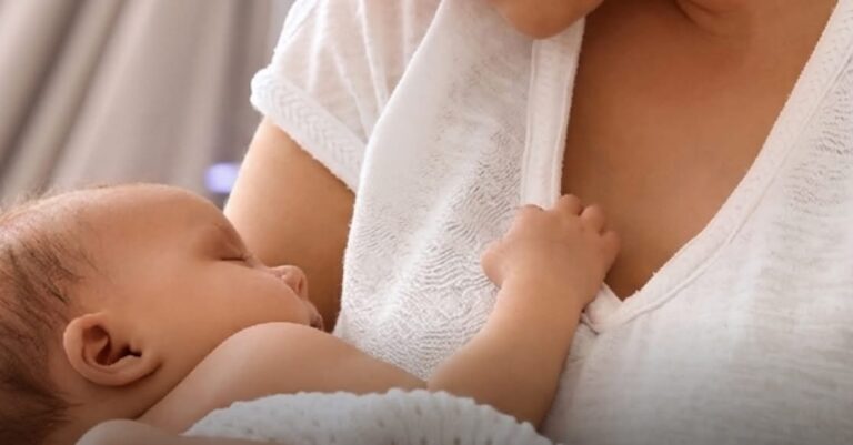 Apego inmediato entre madre y bebé fortalece desarrollo emocional y sistema