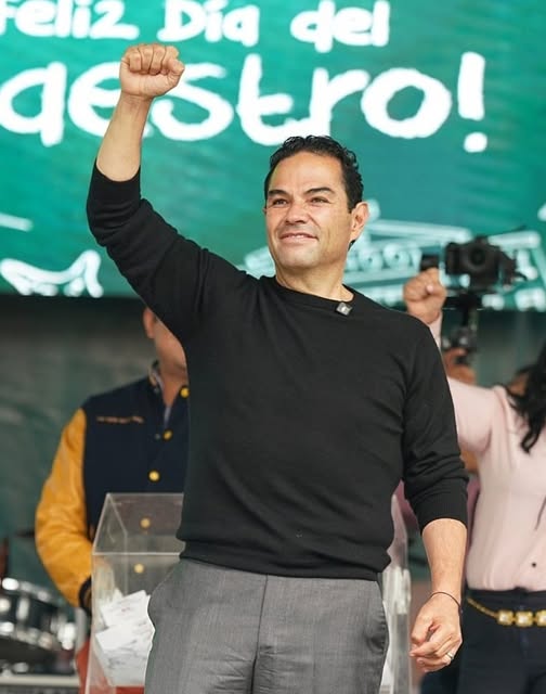 Huixquilucan reconoce a docentes en celebración por el Día del Maestro Huixquilucan reconoce a docentes en celebración por el Día del Maestro