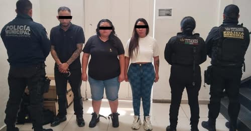 Persecución en Nezahualcóyotl termina con tres detenidos y aseguramiento de un fusil