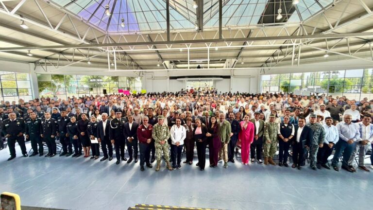 Edomex entrega más de 92 millones de pesos y armamento a municipios para reforzar seguridad