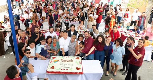 Miles de madres abarrotan plazas y deportivos en festejos organizados en Tlalnepantla