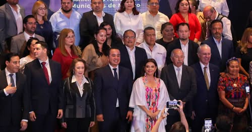 Janecarlo Lozano asume presidencia nacional de la CONAMM con respaldo de más de 400 alcaldes Janecarlo Lozano asume presidencia nacional de la CONAMM con respaldo de más de 400 alcaldes
