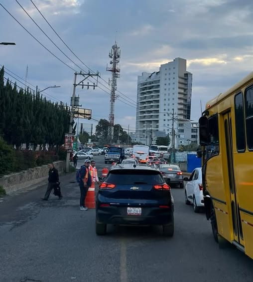 Huixquilucan habilita carril reversible en Río Hondo para reducir tráfico hacia Naucalpan e Interlomas