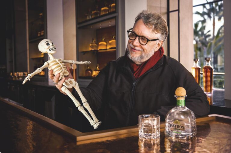 Guillermo del Toro protagoniza campaña Patrón sobre identidad mexicana