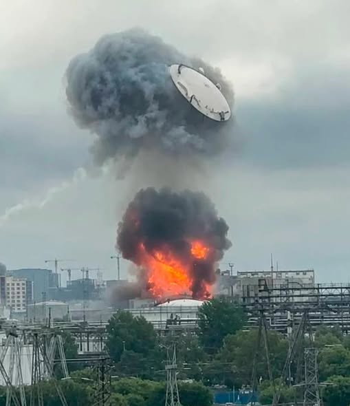 Ataque masivo de drones golpea Moscú y alcanza una refinería estratégica; la guerra se acerca al corazón de Rusia