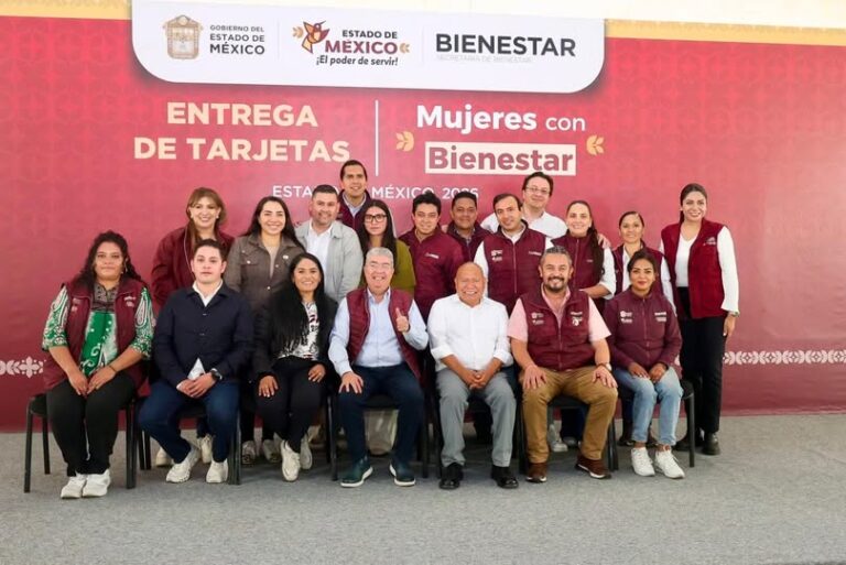 Entregan 10 mil tarjetas de Mujeres con Bienestar en Tlalnepantla; anuncian instalación de clínicas de salud gratuitas