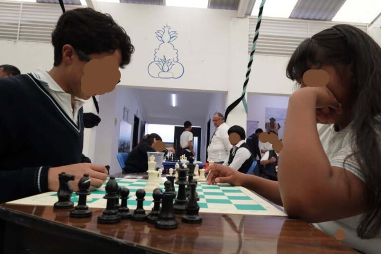 Más de 300 estudiantes participan en torneo de ajedrez que impulsa habilidades cognitivas en Huixquilucan Más de 300 estudiantes participan en torneo de ajedrez que impulsa habilidades cognitivas en Huixquilucan