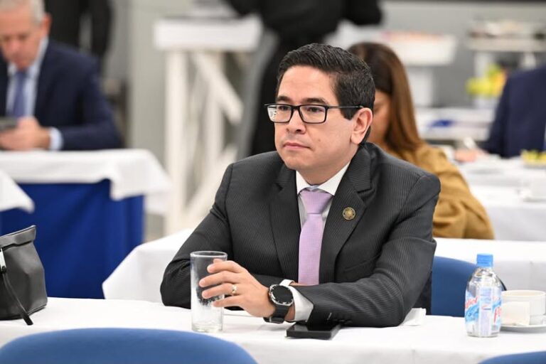 Exigen explicaciones por derrame de hidrocarburo en el Río Pánuco y cuestionan operación de Pemex
