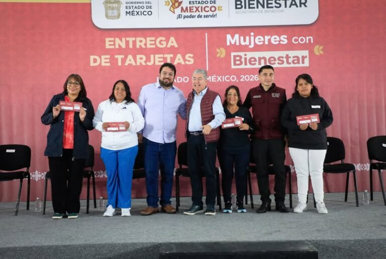 Entregan 15 mil tarjetas de Mujeres con Bienestar en Naucalpan; beneficiarias recibirán depósito acumulado