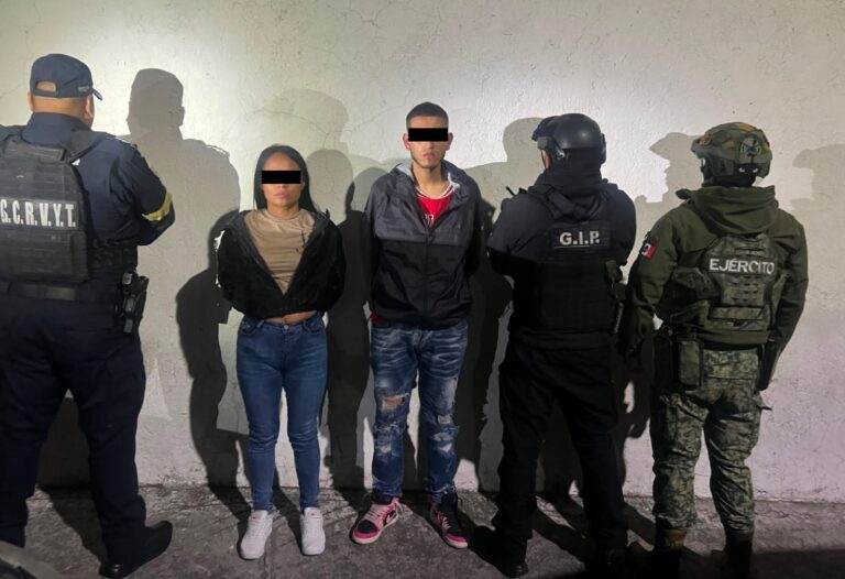 Aseguran arma de fuego y diversas dosis de droga; dos personas son detenidas durante operativo en Tlalnepantla