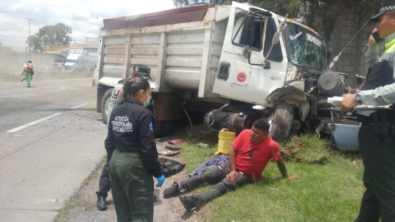 Camión de carga sin frenos desata dos percances consecutivos en la carretera México-Veracruz Camión de carga sin frenos desata dos percances consecutivos en la carretera México-Veracruz