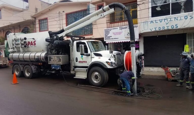 Refuerzan drenaje y desazolve en Tecámac para reducir riesgos de inundaciones durante temporada de lluvias