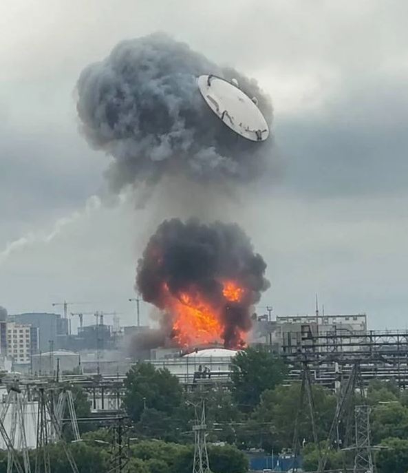 Ataque masivo de drones golpea Moscú y alcanza una refinería estratégica