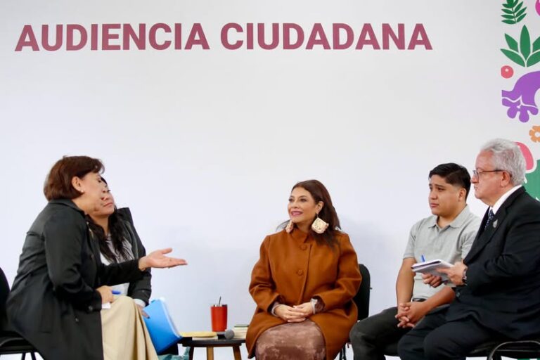 Zócalo de Gobierno Ciudadano reúne a más de 2 mil 300 personas; Brugada escucha propuestas de cultura, deporte y servicios urbanos