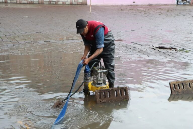 Tlalnepantla mantiene operativo permanente en Los Reyes Ixtacala para atender afectaciones por lluvias
