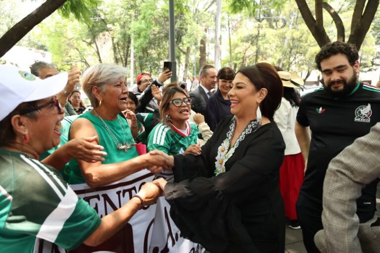 Empresas absorberán 135 millones de pesos de los derechos de transmisión de los Festivales Futboleros del Mundial 2026 en CDMX Empresas absorberán 135 millones de pesos de los derechos de transmisión de los Festivales Futboleros del Mundial 2026 en CDMX