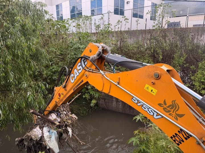Retiran 5 toneladas de basura del canal San José y reducen riesgo de inundaciones en Cuautitlán Izcalli