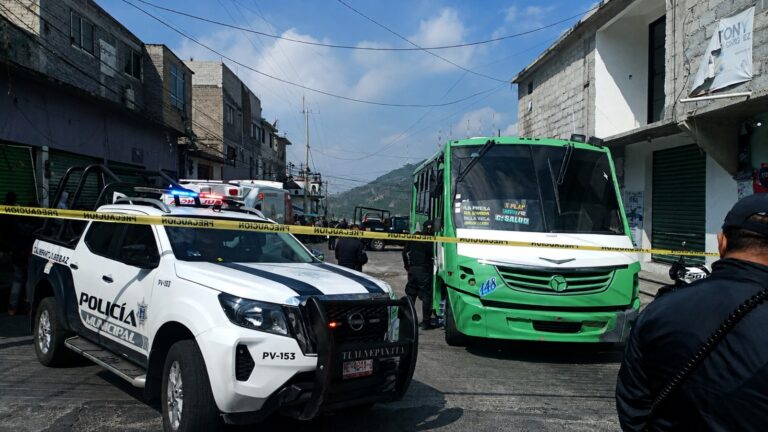 Ataque armado en transporte público de Tlalnepantla deja dos hombres muertos; Fiscalía del Edomex investiga