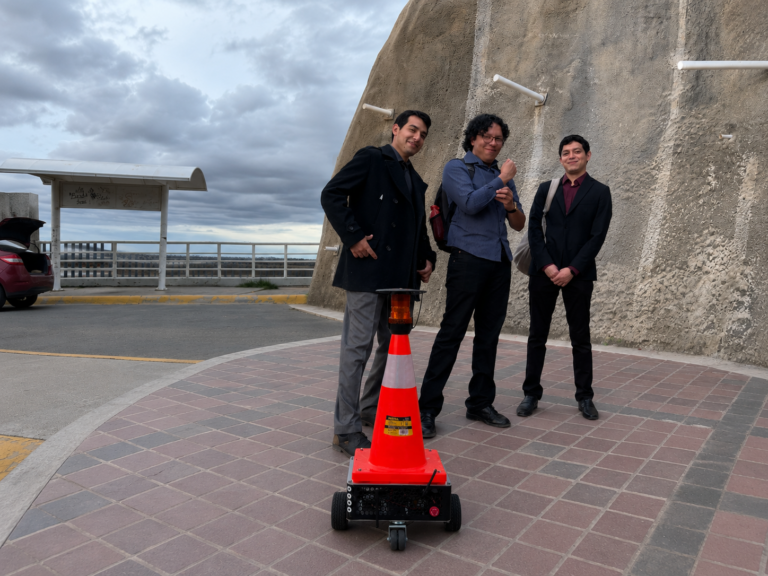 Crean conos robotizados capaces de bloquear carriles y formar perímetros de seguridad en carreteras Crean conos robotizados capaces de bloquear carriles y formar perímetros de seguridad en carreteras