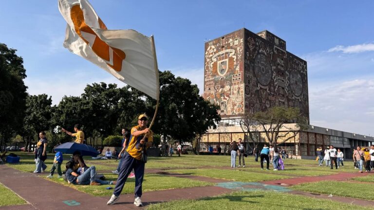 En la carrera por un lugar en las universidades públicas, la demanda supera por mucho a la oferta educativa En la carrera por un lugar en las universidades públicas, la demanda supera por mucho a la oferta educativa