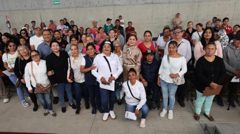 Tecámac entrega apoyos económicos a 270 familias afectadas por inundaciones