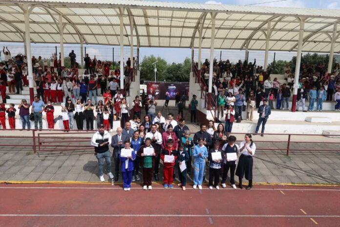 Concluye programa de ciberseguridad en escuelas de Tlalnepantla para prevenir riesgos digitales en infancias