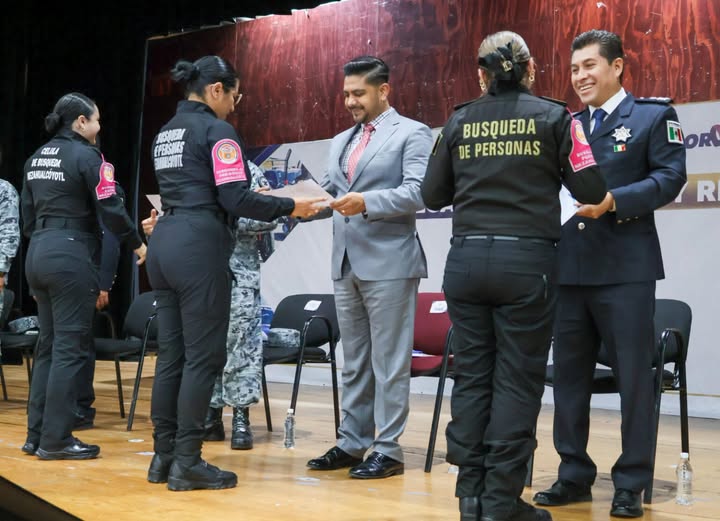 Nezahualcóyotl entrega 7 millones de pesos en estímulos a mil 617 policías por resultados operativos
