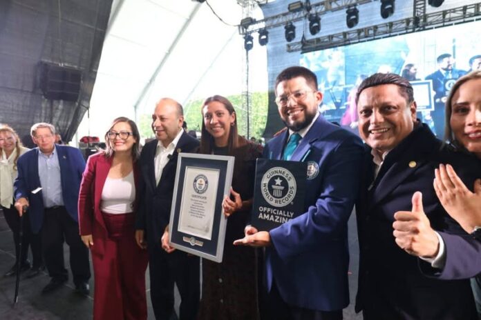 Venustiano Carranza entra al Récord Guinness con una torta de 100 metros durante la Torta Fest 2026