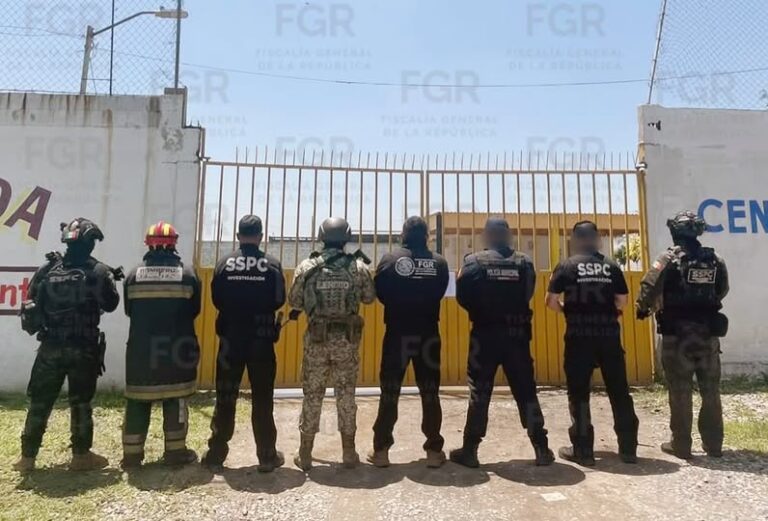 Aseguran más de 5 mil litros de gas LP tras cateos en cinco inmuebles de Huehuetoca Aseguran más de 5 mil litros de gas LP tras cateos en cinco inmuebles de Huehuetoca