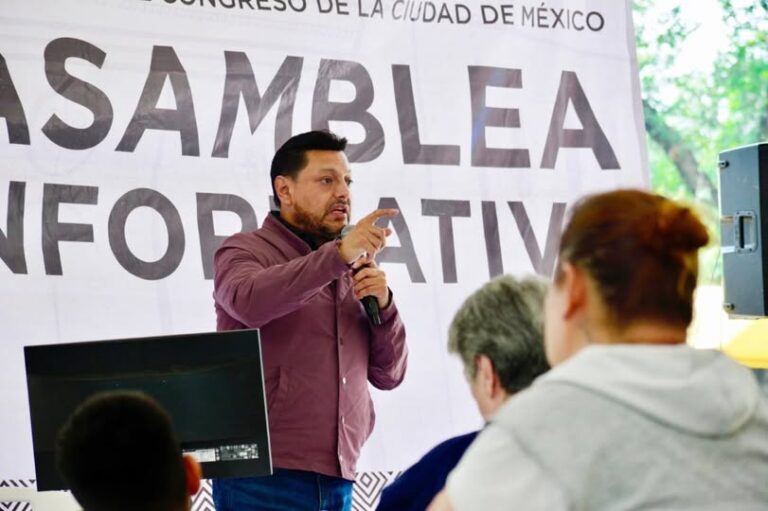Proponen regular el uso de redes sociales para menores en escuelas y espacios públicos de la CDMX