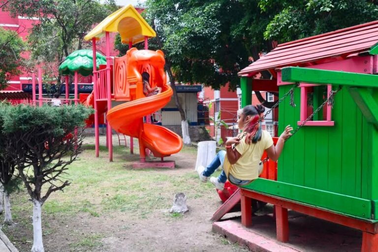 Tlalnepantla rehabilita la Plaza Teocalli para fortalecer la seguridad y la convivencia en El Tenayo